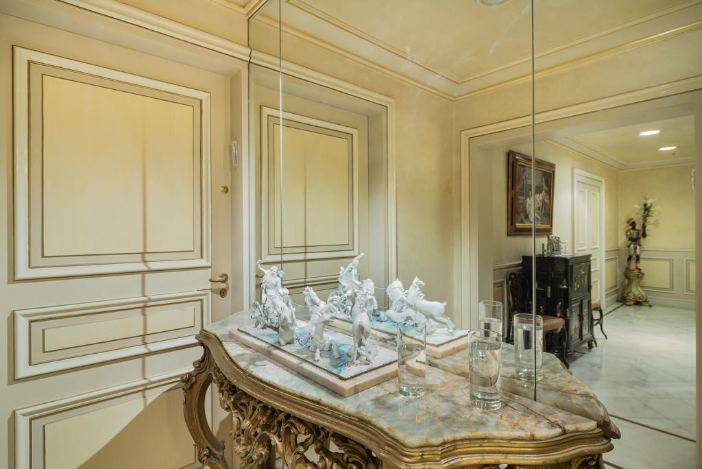 Arc De Triomphe - Foch Palace Paris Room photo