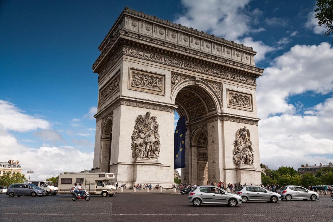 Arc De Triomphe - Foch Palace Paris Exterior photo