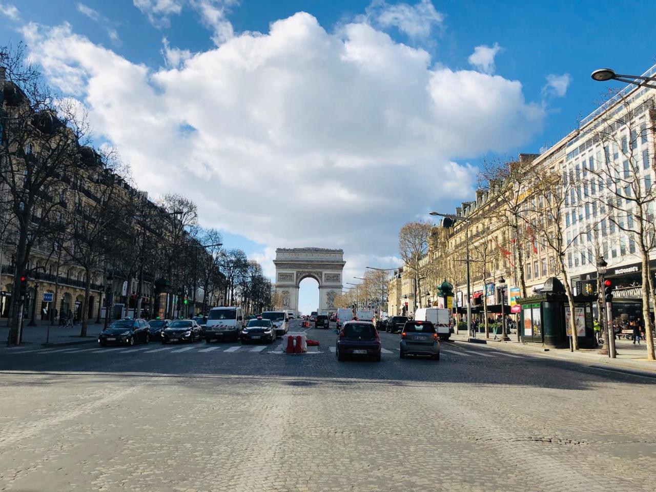 Arc De Triomphe - Foch Palace Paris Exterior photo